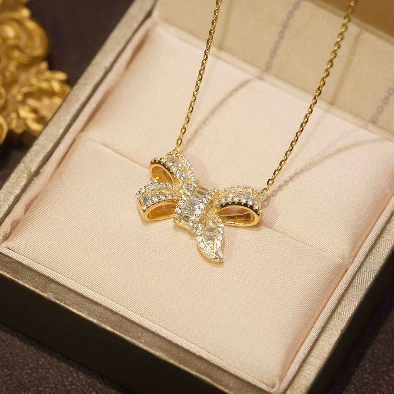 A Diamond-studded Super Fairy Bow Necklace