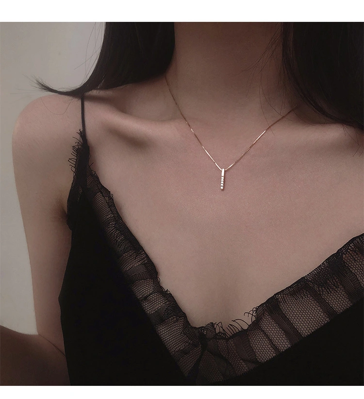 Double U-shaped Short Clavicle Chain Charm Necklace