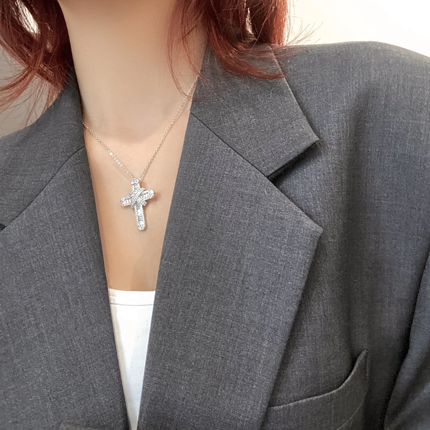Temperament full diamond pendant
