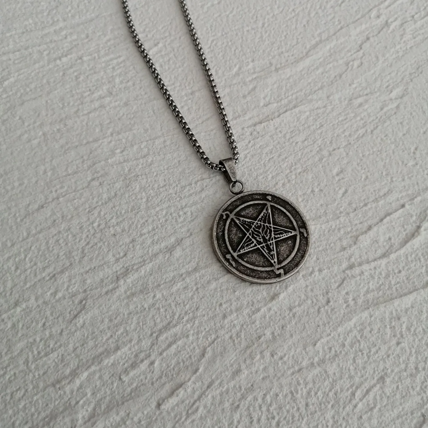 Stainless steel satan symbol round medal pendant necklace