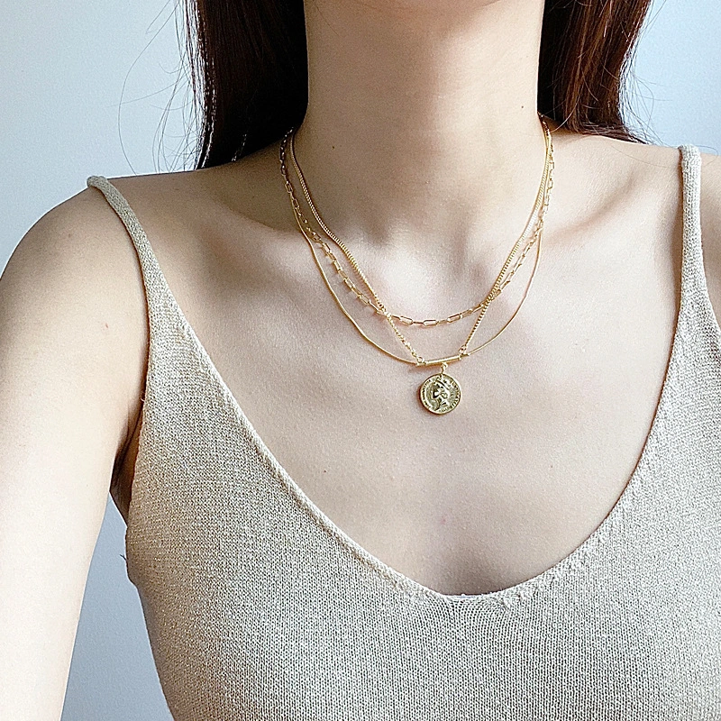 Queen's head round multi-layer Necklace