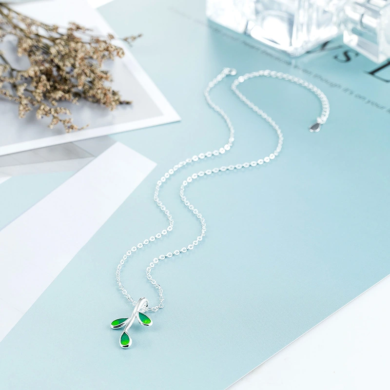 Leaf luminous necklace female drop glue Pendant