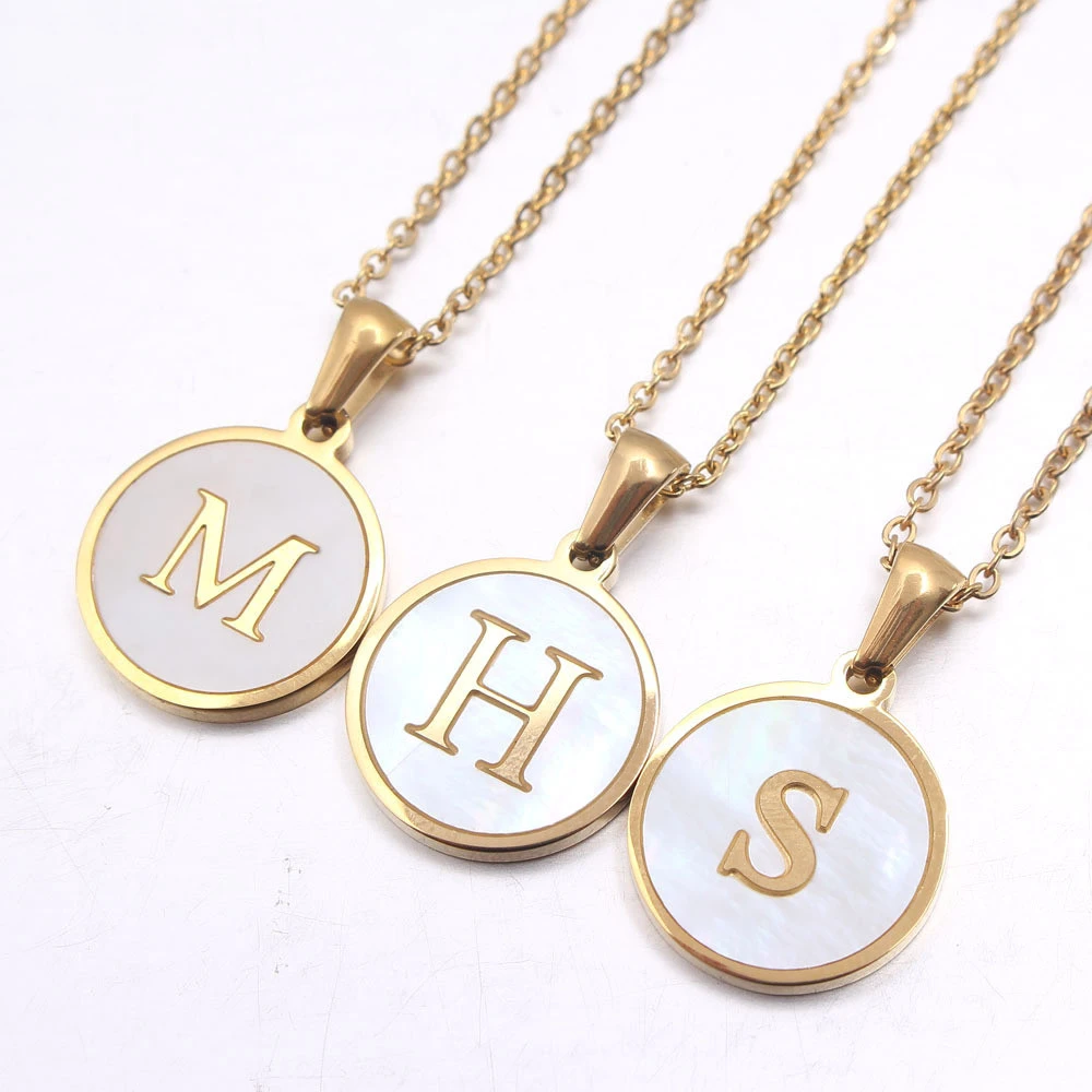 Round shell 26 English alphabet pendant