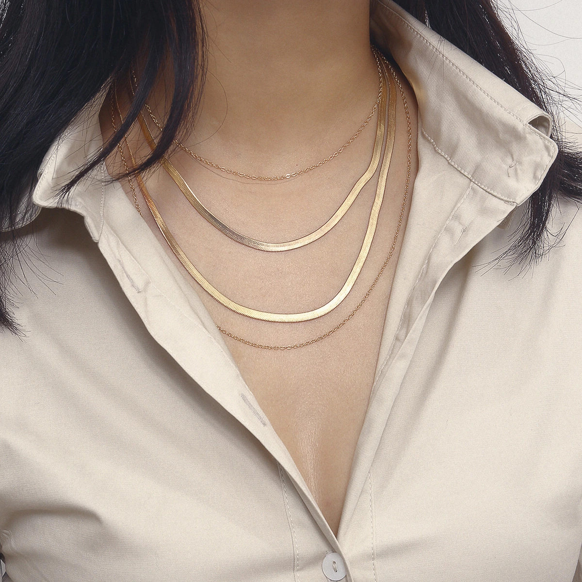 Cold wind multilayered snakelike chains