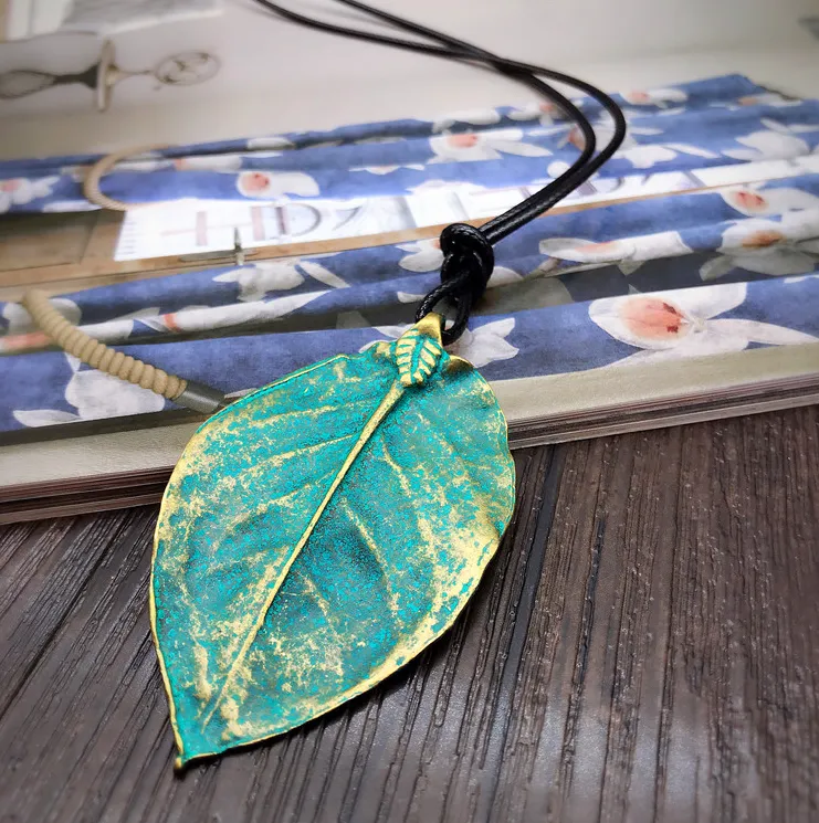 Imitation feather necklace pendant