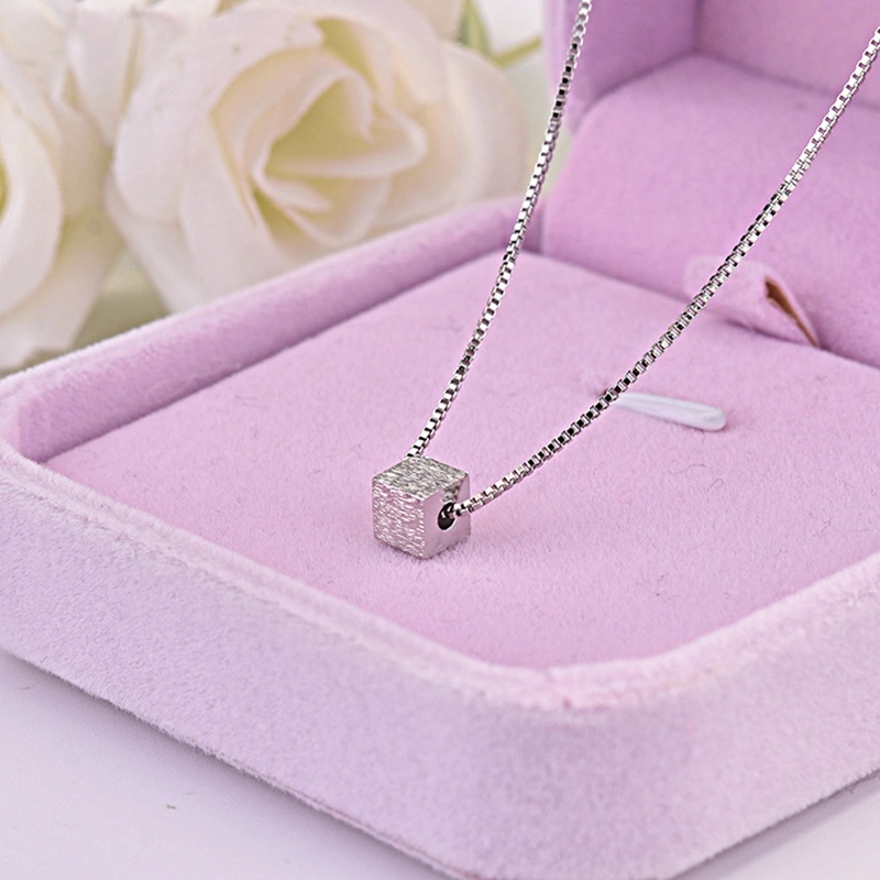 Ladies Simple SquareTemperament Elegant Clavicle Chain