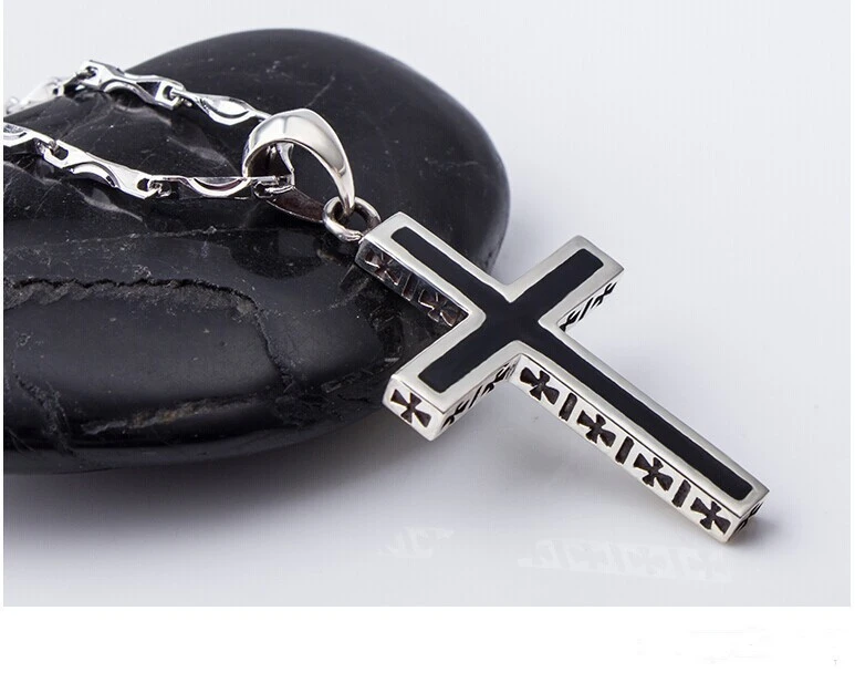 Domineering cross silver necklace