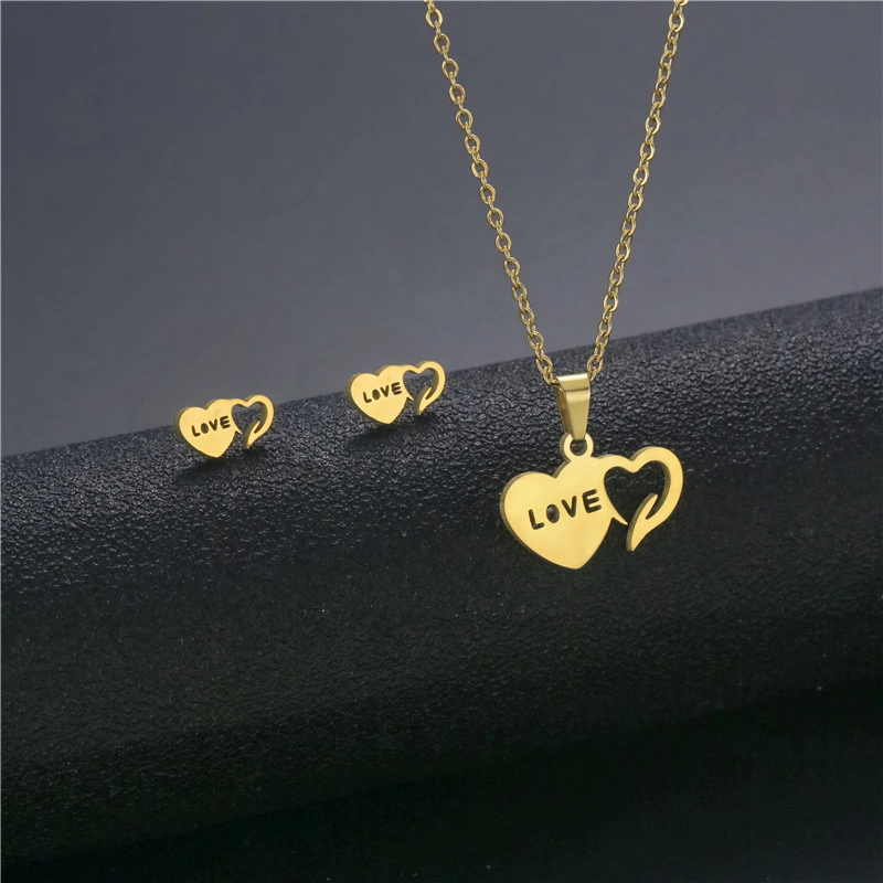 LOVE necklace heart set