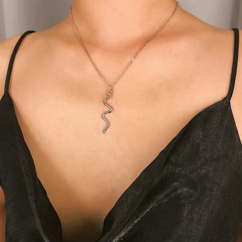 Individual serpentine curved line geometric necklace