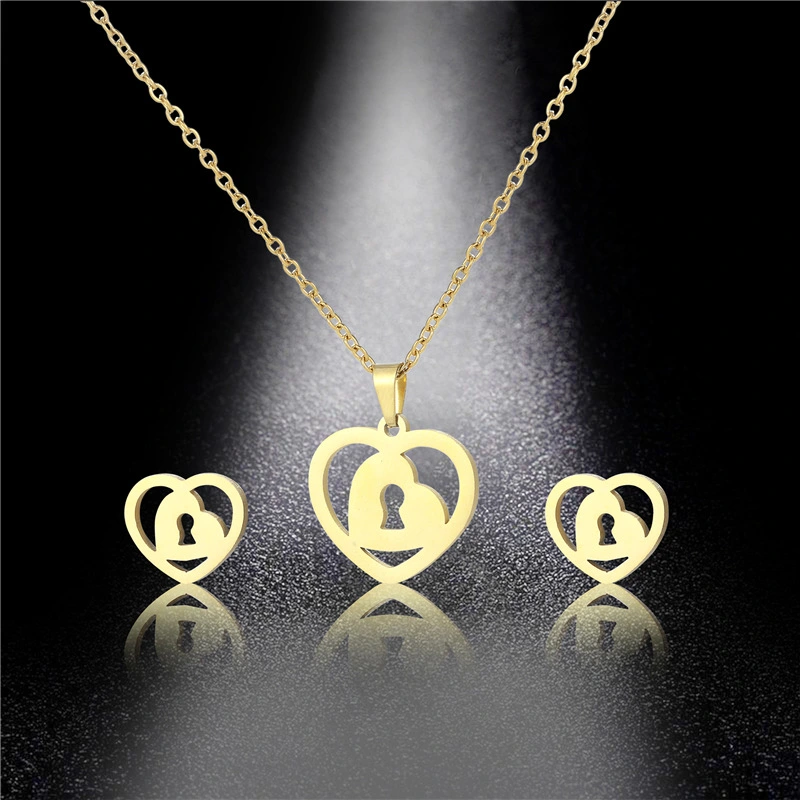 Heart-shaped necklace and earrings set