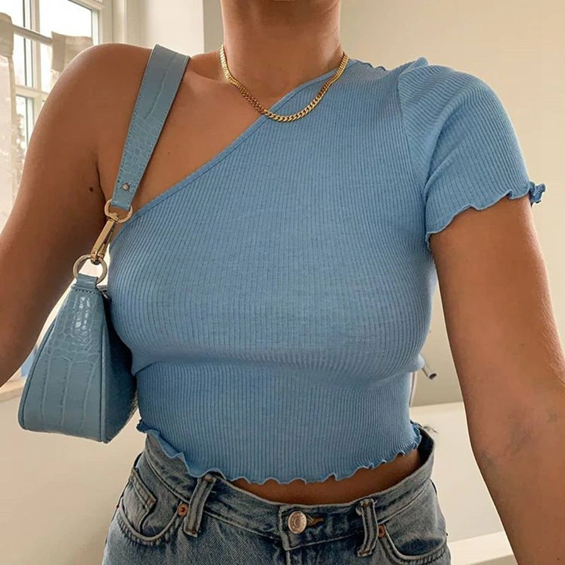 One-shoulder bottoming shirt with wooden ears