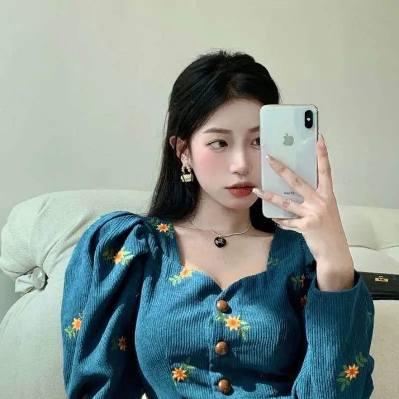 Women's Retro Short Embroidered Jacquard Shirt