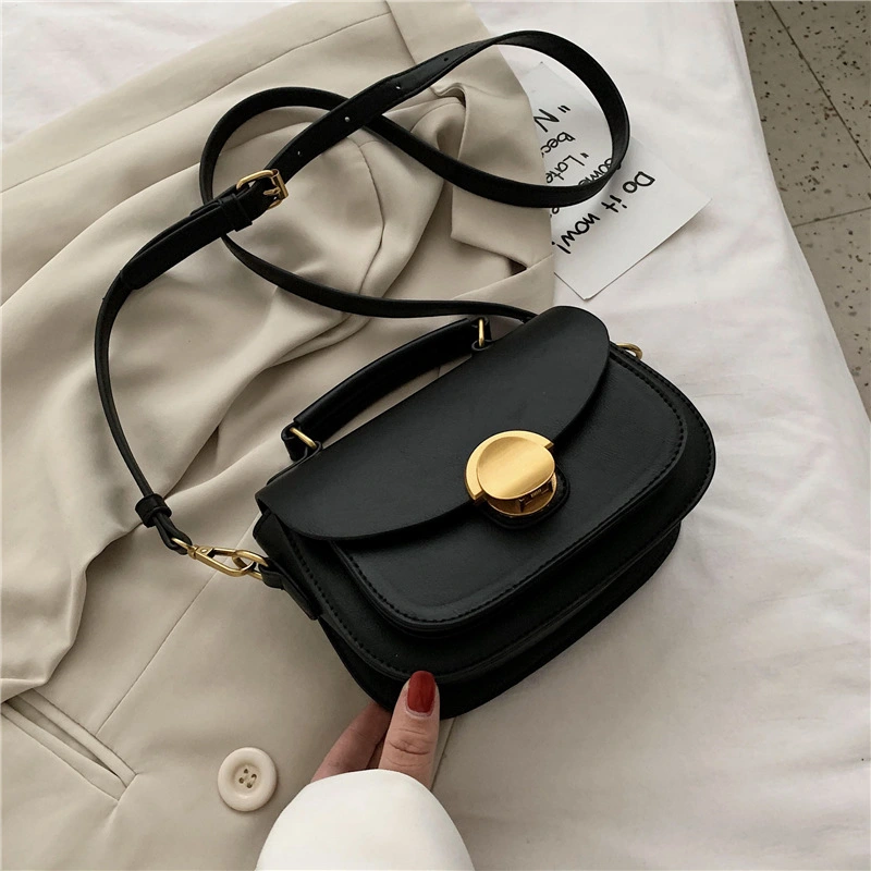 Single shoulder small square bag