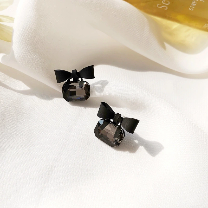 Black Earrings Personalized Matte Bow Earrings Niche Short Earrings Women