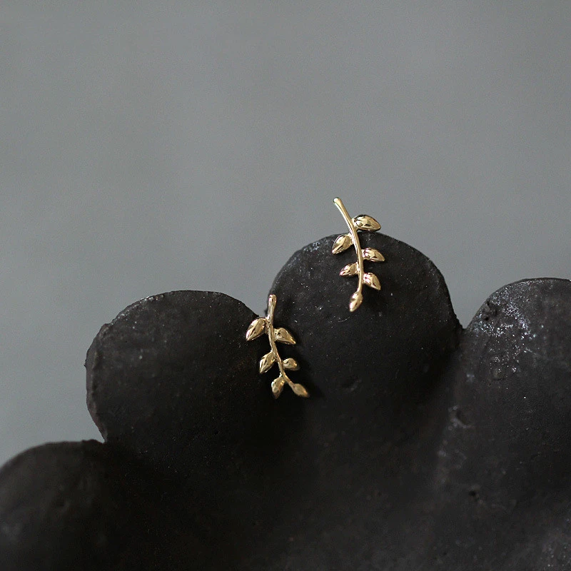 Female Mini Temperament Leaf Branch Earrings