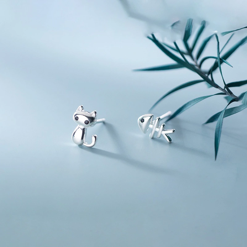 S925 Silver Asymmetric Cat Fish Bone Earrings