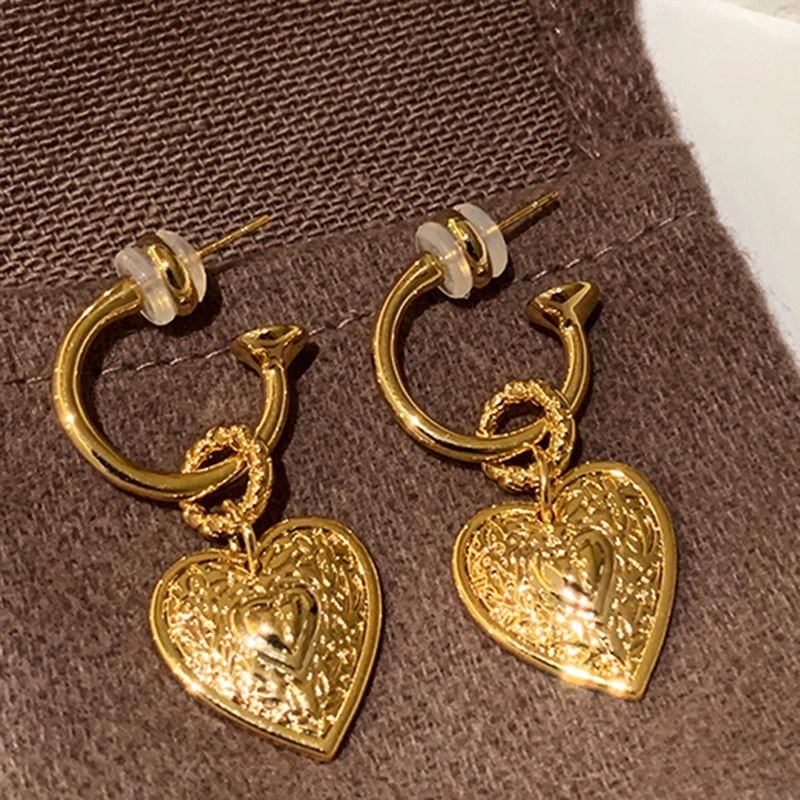 European And American Niche Design Earrings Are Fashionable And Versatile