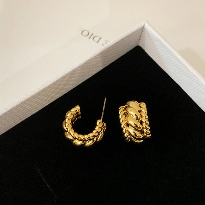 European and American golden half circle fashion retro earrings wild cold wind metal temperament female Korean earrings earrings