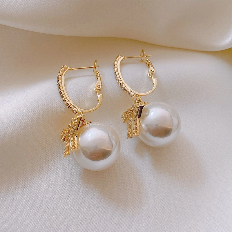 Niche Design Sense High-End Pearl Earrings Bow Retro Circle Earrings Female Net Red