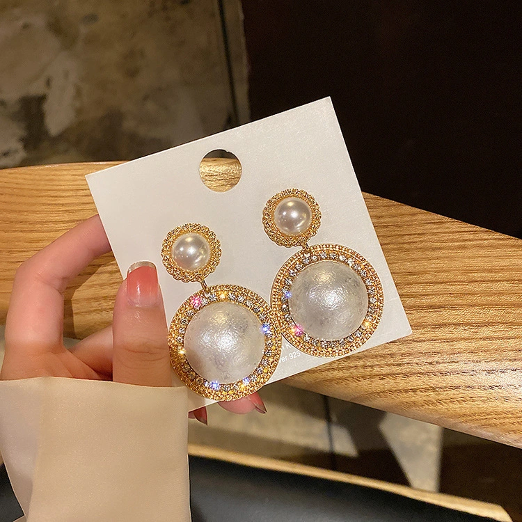 Exaggerated Big Earrings Fashion Personality Hundred Towers European And American Temperament Long Pearl Earrings Women