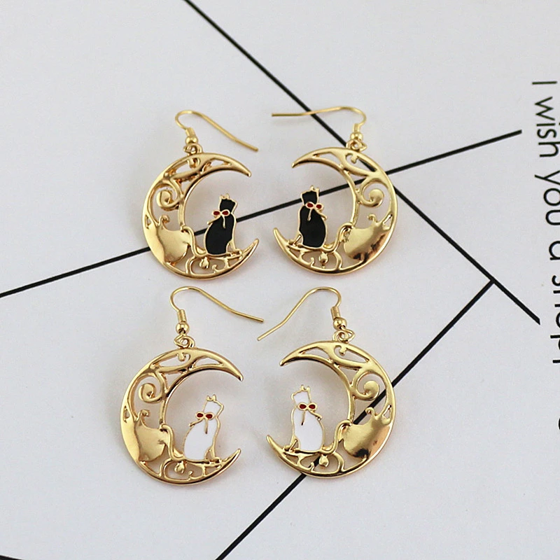 Japanese Sweet And Lovely Temperament Hollow Moon Cat Earrings