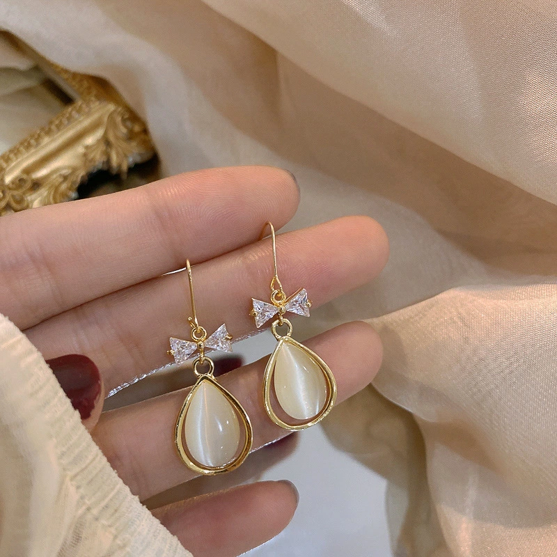 Fashion Ladies Simple Pearl Earrings