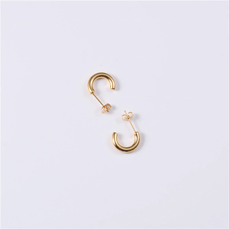 Double c stud earrings