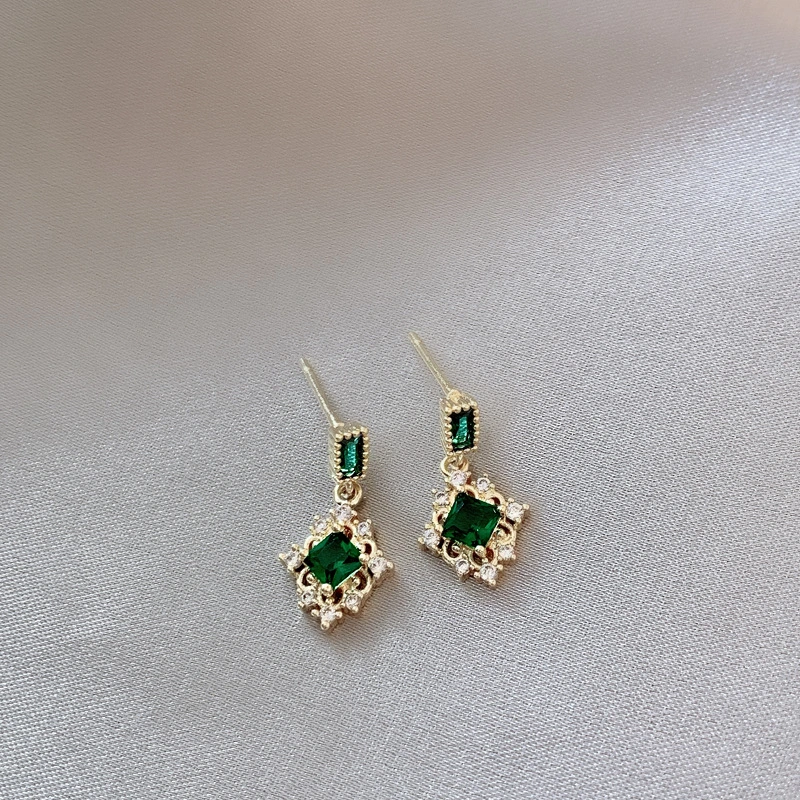 All-match Small Earrings With New Green Gemstones