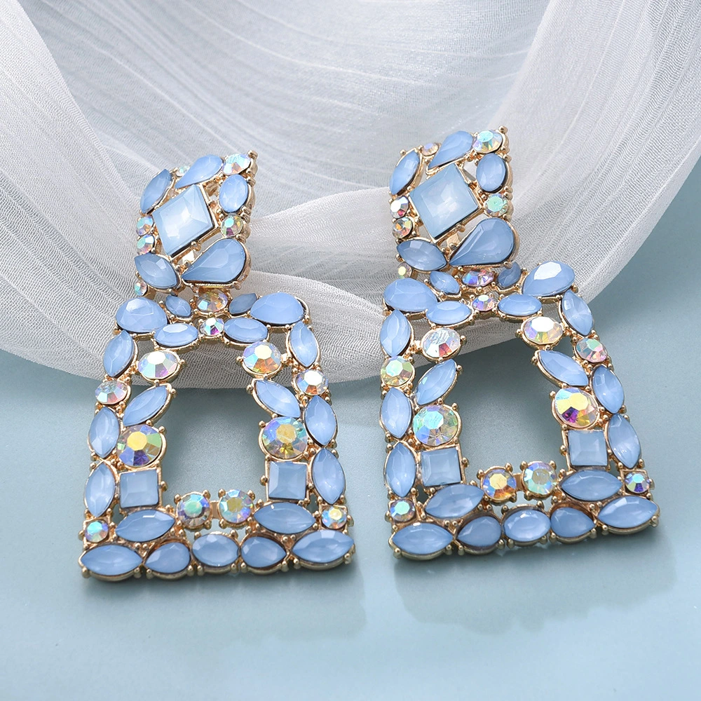 Retro Fashion Atmosphere Metal Diamond Earrings