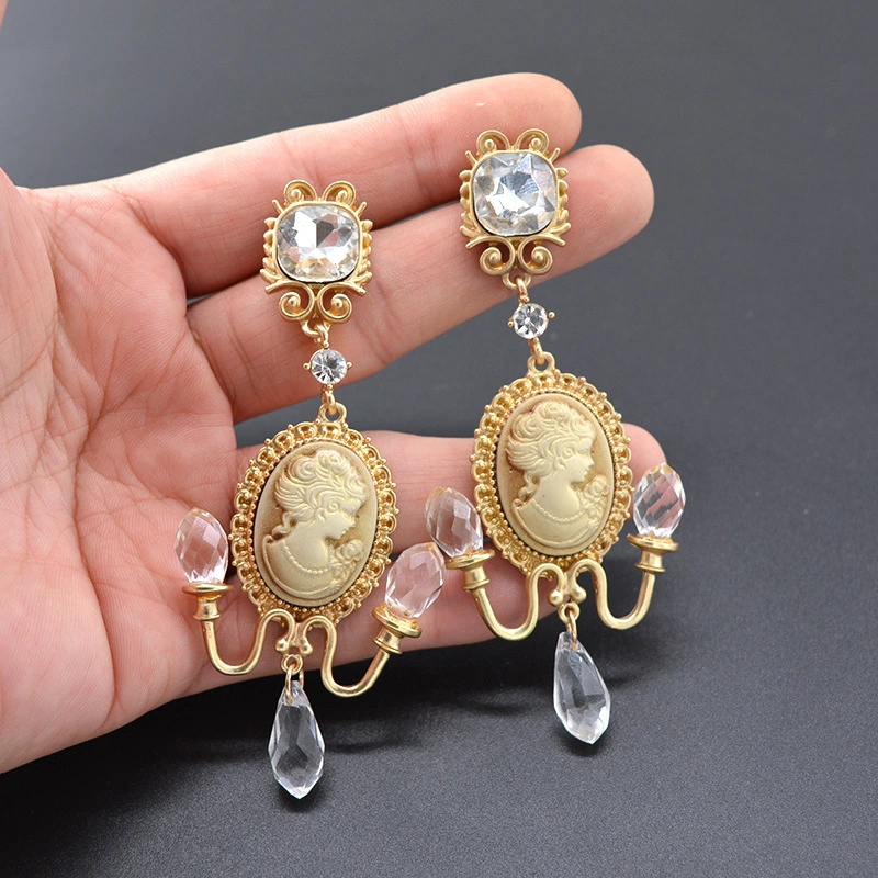 European And American Style Antique Retro Temperament Baroque Gems