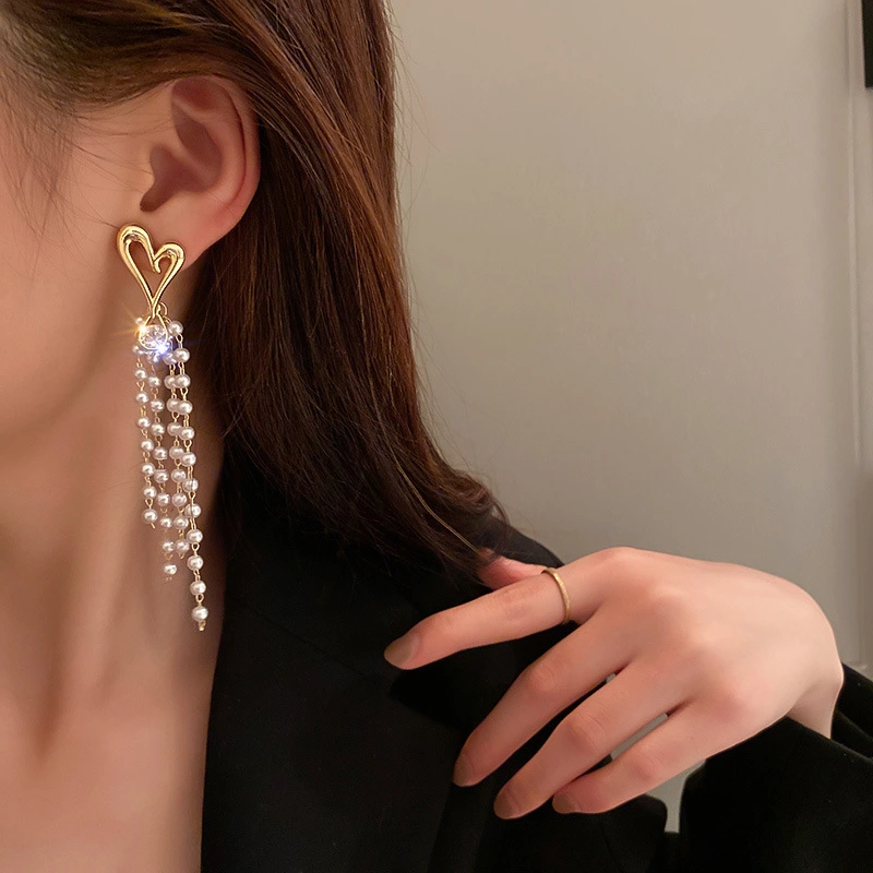 Fashion Long Earrings Light And Luxurious Temperament