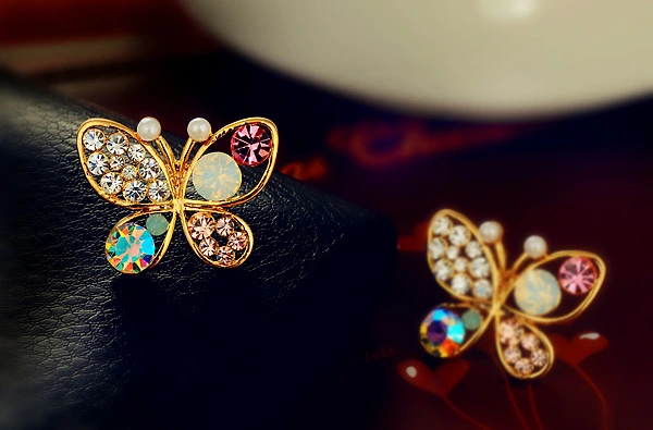 Jewelry Pearl Butterfly Hollow Color Diamond Stud Korea New Earrings