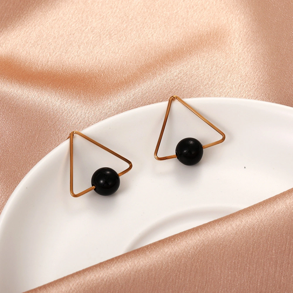 Temperament Simple Triangle Pearl Earrings Niche Design Sense Geometry