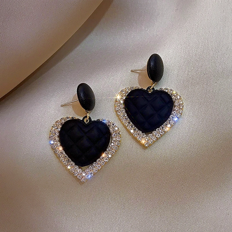 Fashion Diamond Love Retro Earrings Simple Temperament