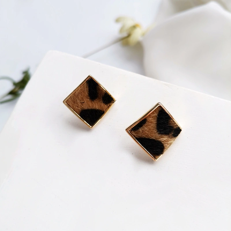 Simple geometric square earrings