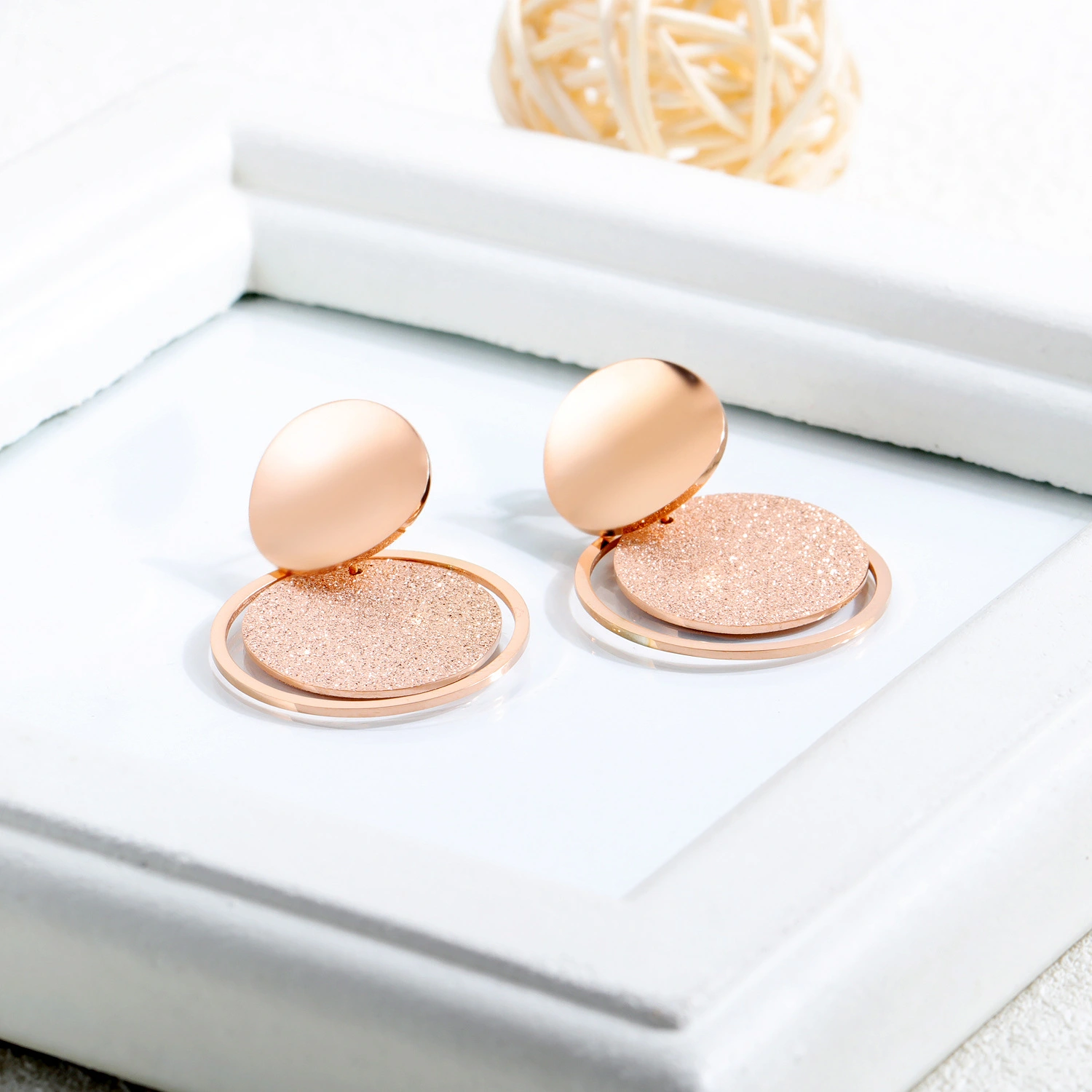 Golden frosted round earrings