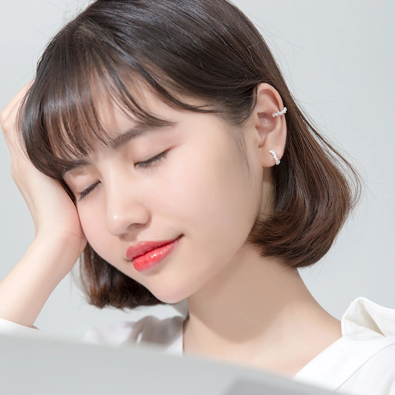 Diamond ear clip without pierced ears