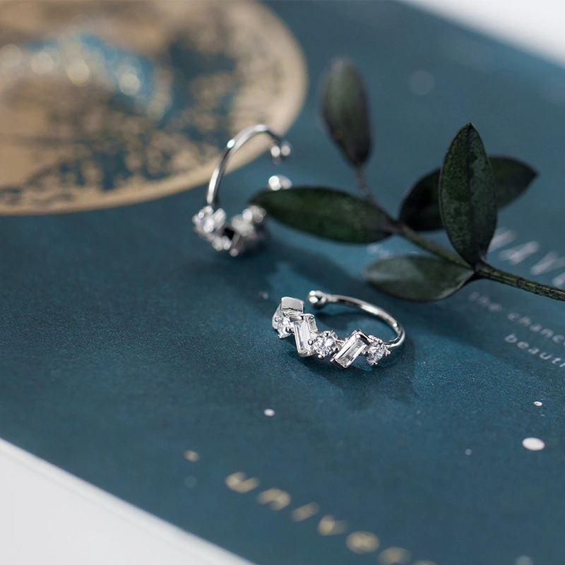 Diamond ear clip without pierced ears