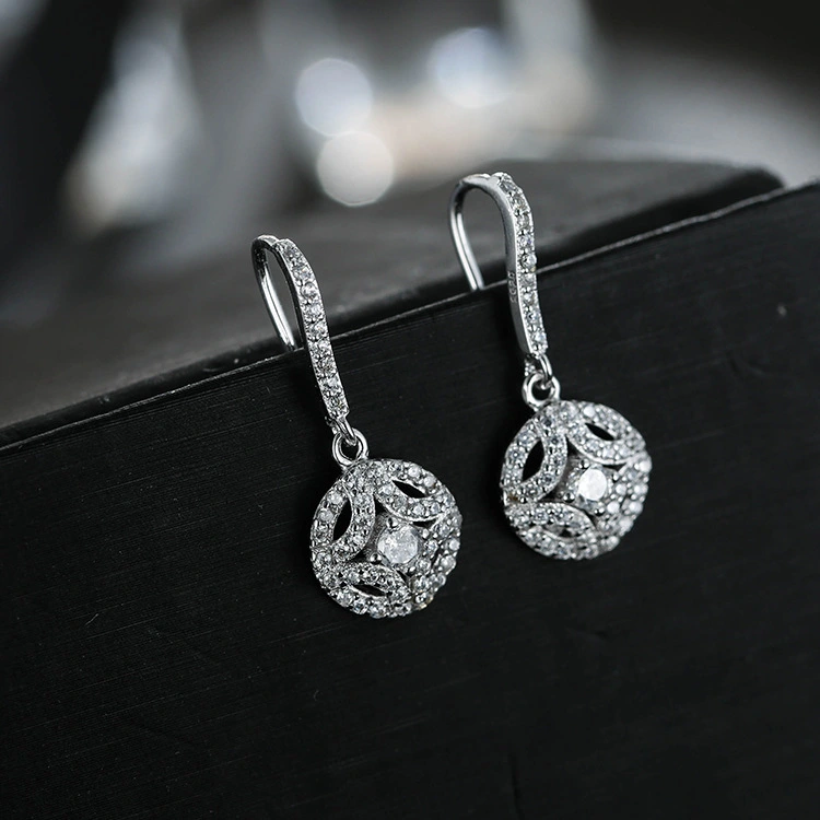 Round zircon earrings