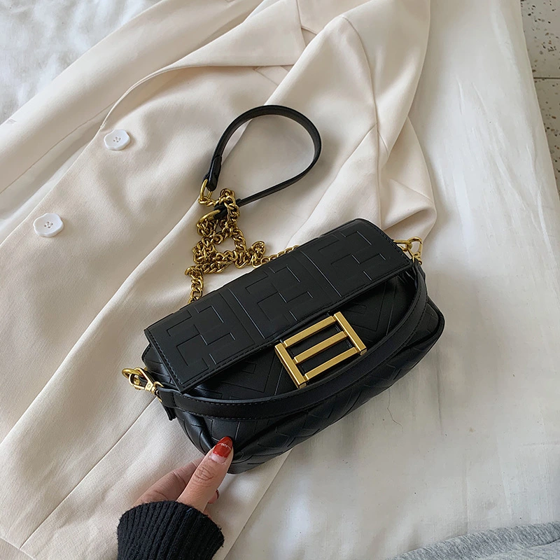 Portable Korean shoulder bag fashion chain