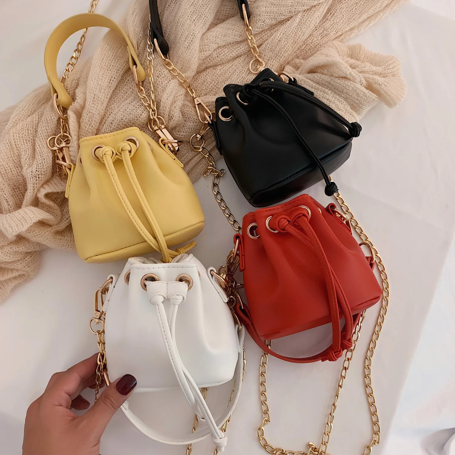Canvas bucket shoulder bag