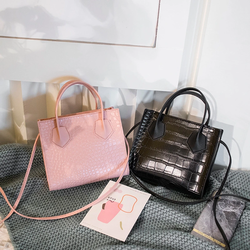 Ladies portable small square bag