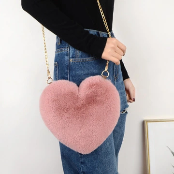 Heart-shaped bag shoulder chain bag