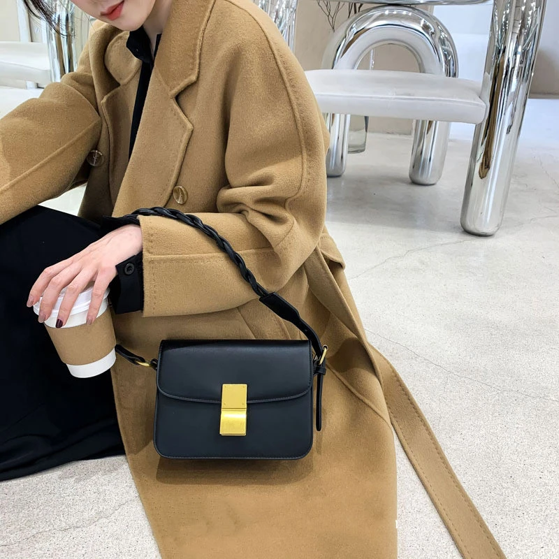 Simple retro fashion messenger bag women's solid color small square bag