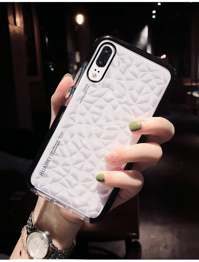 Diamond pattern phone case