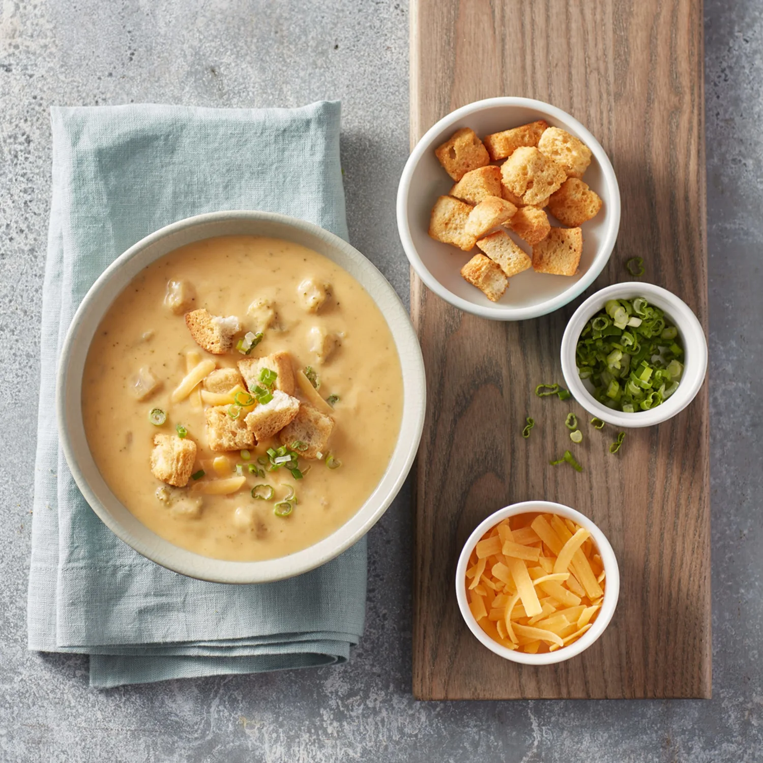 Progresso Traditional, Broccoli Cheese Canned Soup, Gluten Free, 18 oz. (Pack of 12)