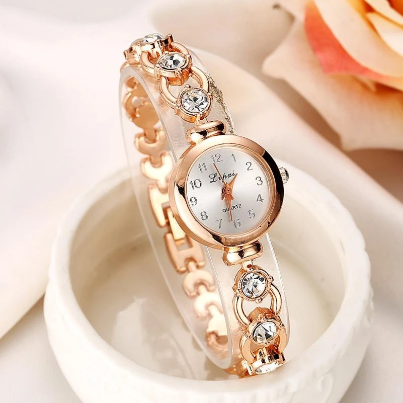 Women's watch with pearl alloy bracelet