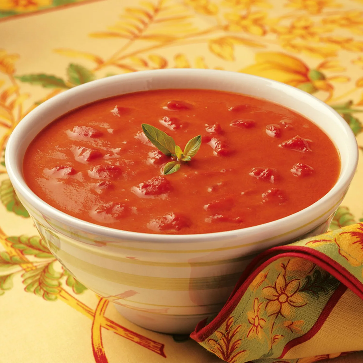 Amy’s Soup, Chunky Tomato Bisque Soup, Light in Sodium, Gluten Free, Made With Organic Tomatoes and Cream, Canned Soup, 14.5 Oz (6 Pack)