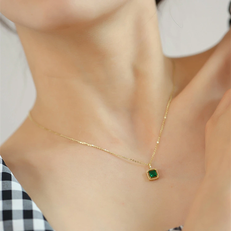 Women's Fashion Emerald Square Zircon Necklace