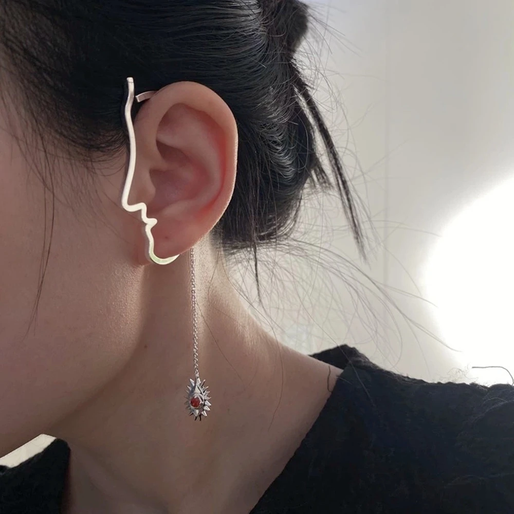 Outline Girl Simple Line Ear Clip Devil Eye